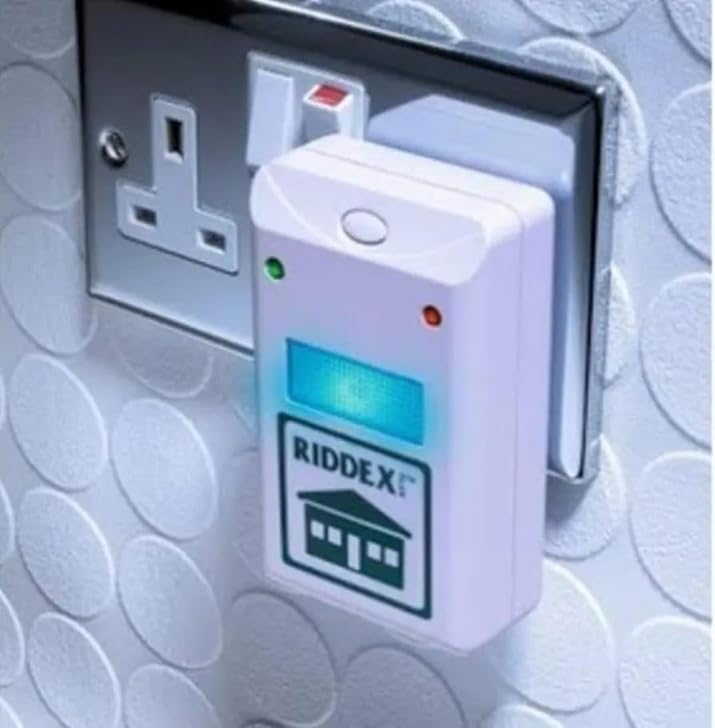 Repelente Eletrônico De Tomada Para Espanta Rato Formiga Barata Aranhas E Insetos Ultrassônico 110V/220V Bivolt