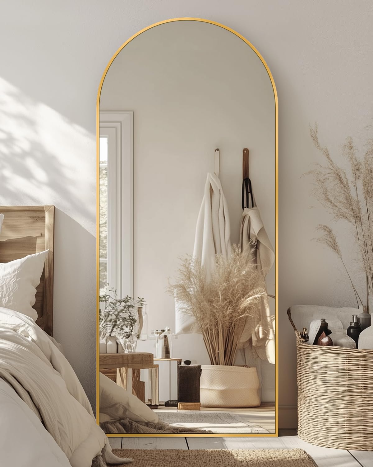 Antok Espelho de comprimento total, espelho de chão de 53 x 147 cm com suporte, espelhos montados pendurados para quarto, sala de estar, vestiário, sala de jantar, dourado, arqueado
