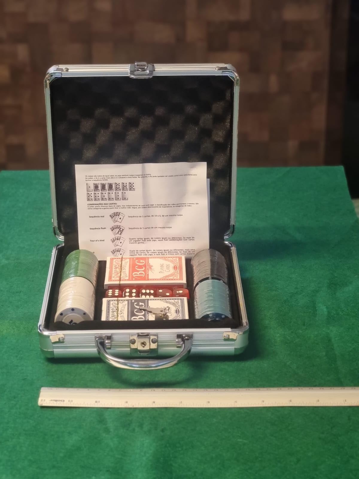 Kit de Poker Profissional com 100 Fichas, 2 Baralhos, 5 Dados | Maleta de Alumínio, Fichas Coloridas, 25x19cm, Para Adultos