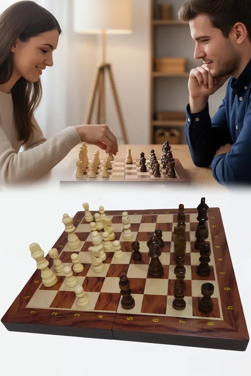 Jogo de Xadrez em Madeira Dobrável com Machetaria Artesanal, Tabuleiro 29x29cm, Peças Entalhadas à Mão, com Estojo e Numeração Lateral