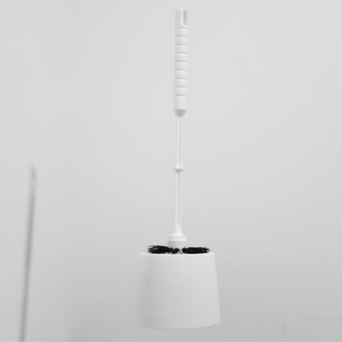 Escova Sanitária Branca Clássica Premium – Para Banheiro Organizado e Discreto